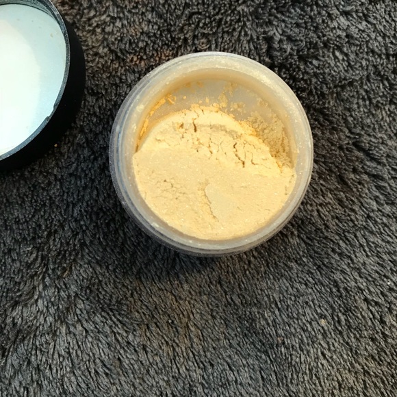 Loose eyeshadow set (bareMinerals, ELF, UD) - Picture 7 of 7